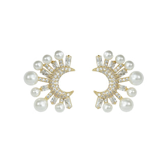 Pearl Arc Studs in Gold