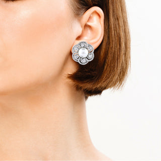 Blossomy Pearly Earring