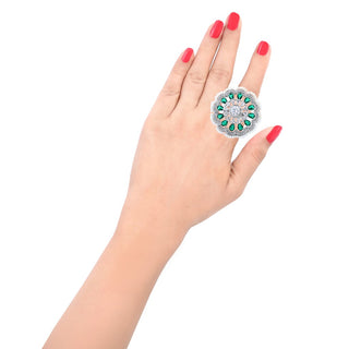 Efflorescent Emerald Finger Ring